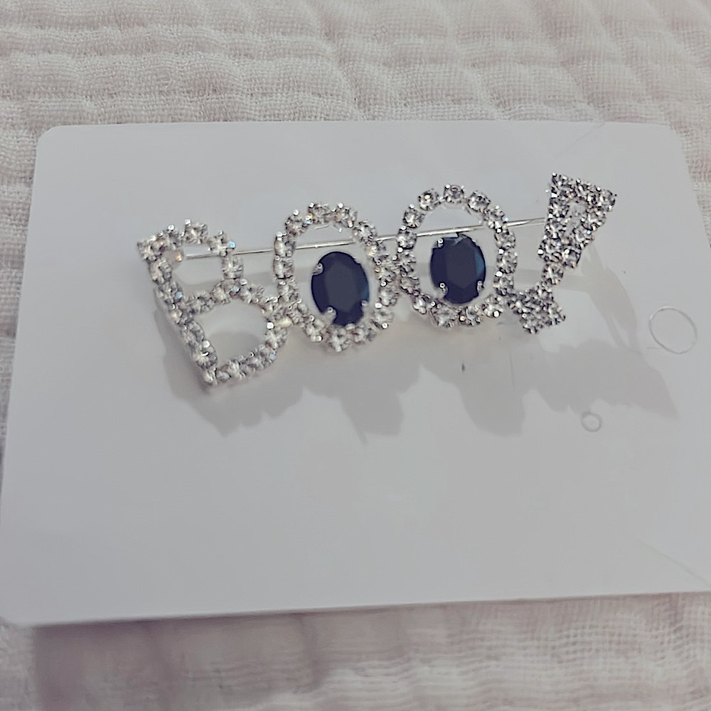 Boo pin